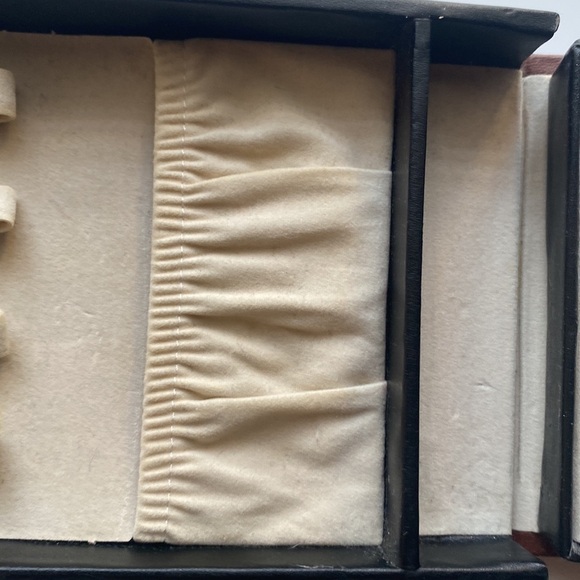 Rhinestone Heart | Trifold | Black/Brown | Jewelry Case - Picture 9 of 16